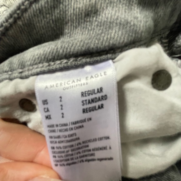 AE Ripped Highest Waist '90s Boyfriend Jean - Picture 7 of 7